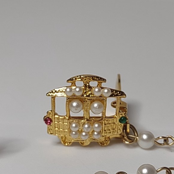 Faux Pearl Trolley Car Cardigan Sweater Clip - Picture 3 of 14